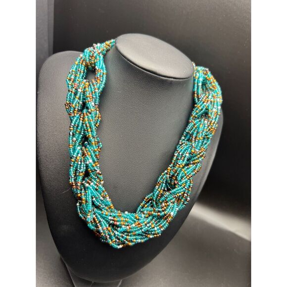 Twisted Bead Necklace - Picture 5 of 6